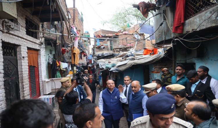 उपराज्यपाल ने फिर दिल्ली के विभिन्न इलाकों में घटिया जीवन स्थितियों का मुद्दा उठाया