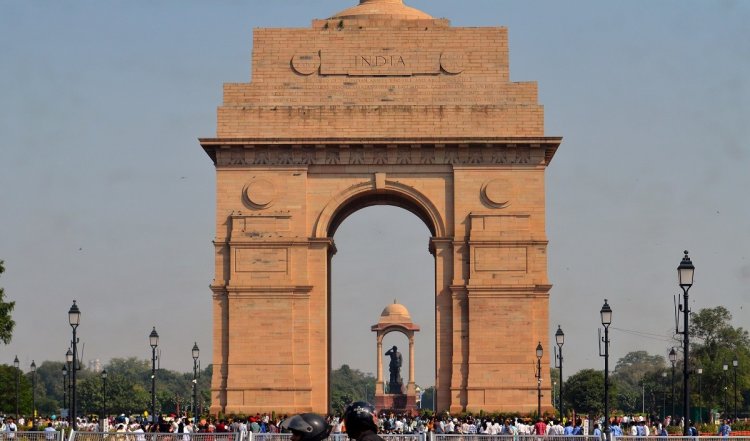 इंडिया गेट पर युवक ने चाकू से फोटोग्राफर को किया घायल