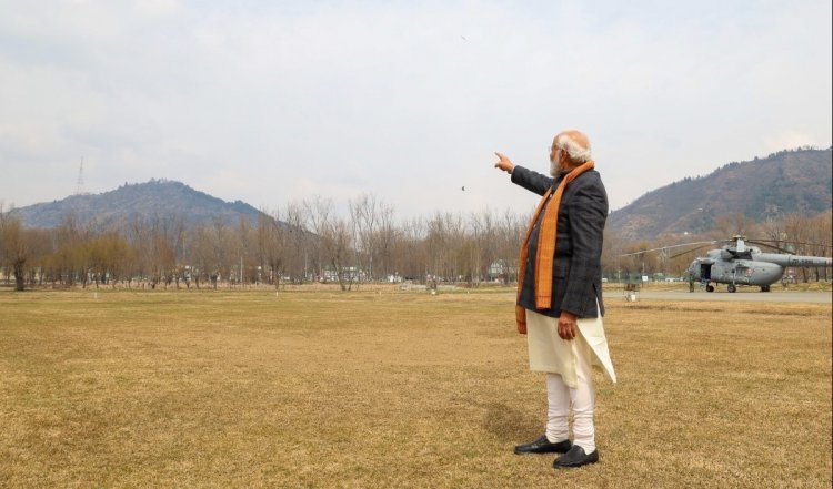 'आज खुलकर सांस ले रहा जम्मू-कश्मीर', विपक्ष पर PM Modi का वार, कुछ परिवारों के फायदे के लिए राज्य को जंजीरों में जकड़ा गया था