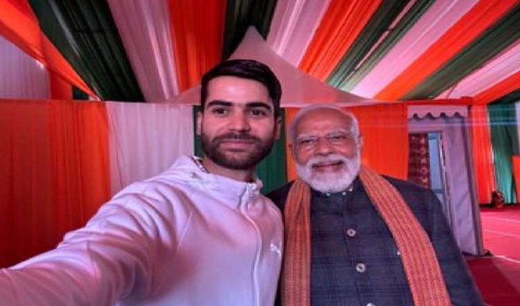 कौन हैं कश्मीर के नाजिम नजीर? जिसने पीएम मोदी के साथ ली सेल्फी