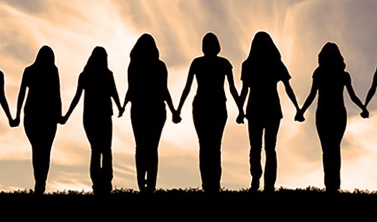 PM Modi ने International Women Day पर दी बधाई, सिलेंडर पर 100 रुपये छूट की घोषणा