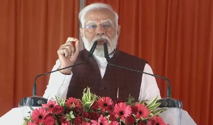 विकास का नया अध्याय लिख रहा है Azamgarh.... कई विकास परियोजनाओं का PM ने किया शुभारंभ, INDIA Alliance पर भी जमकर बरसे Modi