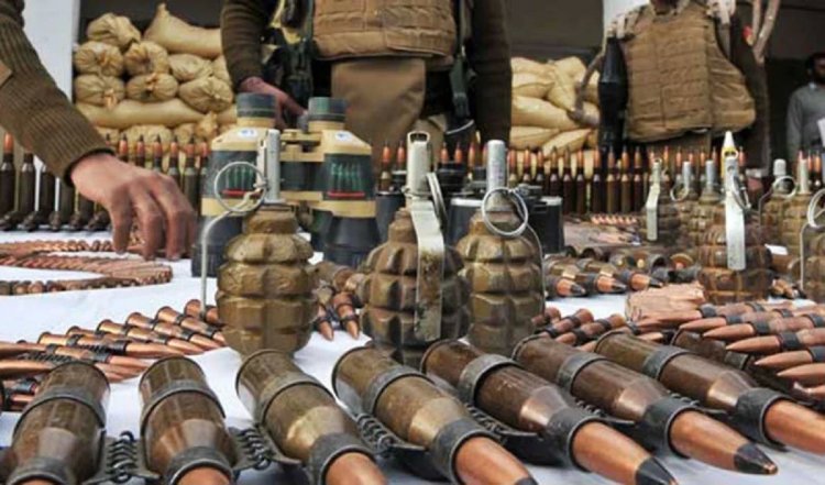 Mizoram: भारत-म्यांमा सीमा के पास भारी मात्रा में हथियार और गोला-बारूद बरामद, एक गिरफ्तार