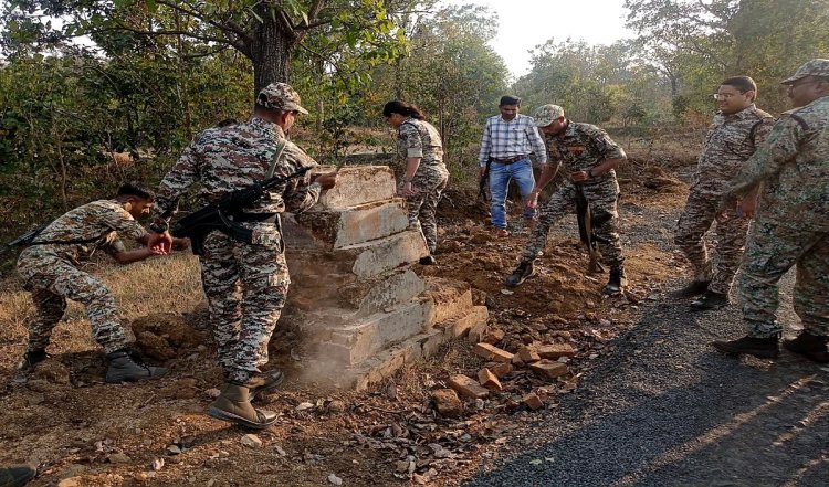 Chhattisgarh : सुरक्षा बलों के साथ मुठभेड़ में छह नक्सली ढेर