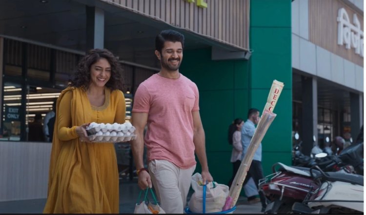 Family Star Trailer OUT: विजय देवरकोंडा और मृणाल ठाकुर की फिल्म ड्रामा, मस्ती और एक्शन का सही मिश्रण, देखें ट्रेलर