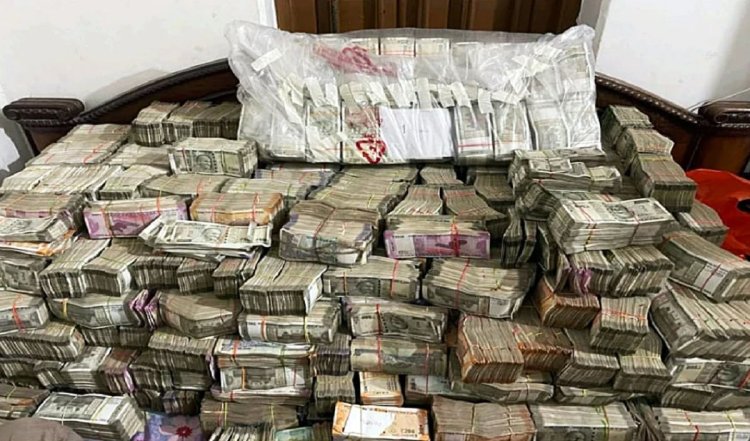 Jharkhand: कोलकाता जाने वाली बस से एक करोड़ रुपये से अधिक की नकदी जब्त, तीन हिरासत में