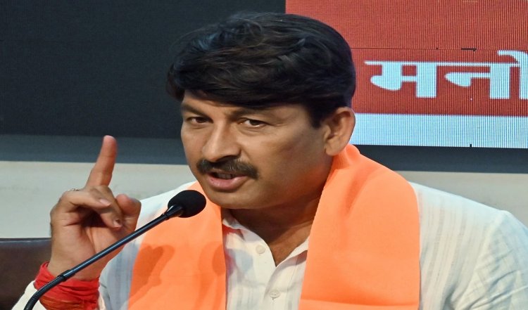 'दिल्ली में खोलनी थी पाठशाला, लेकिन तुमने खोलना शुरू कर दिया मधुशाला', मनोज तिवारी का केजरीवाल पर तंज