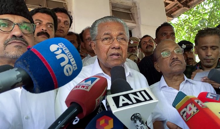 INDIA की सहयोगी कांग्रेस पर फिर बरसे केरल सीएम, RSS के साथ बताया संबंध