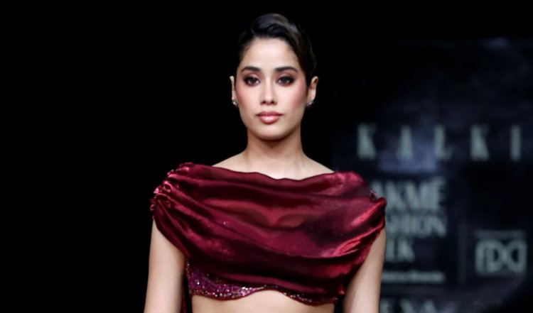 CONFIRMED! शिखर पहाड़िया को डेट कर रही हैं Janhvi Kapoor, फिल्म मैदान की स्क्रीनिंग में एक्ट्रेस ने पहना बॉयफ्रेंड के नाम का नेकलेस