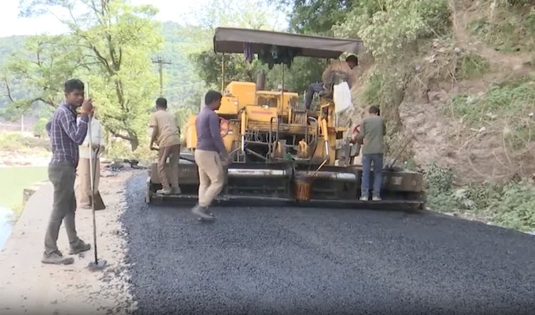 Jammu-kashmir: राजौरी में बिछा सड़कों का महाजाल, जनता को ट्रैफिक जाम से मिली बड़ी राहत