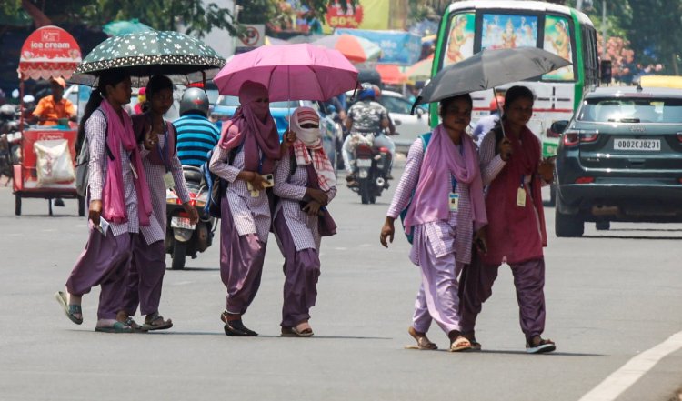 IMD Weather Update | हैदराबाद में तापमान 45 डिग्री सेल्सियस के पार, हीटवेव अलर्ट, इन राज्यों में बारिश का अनुमान