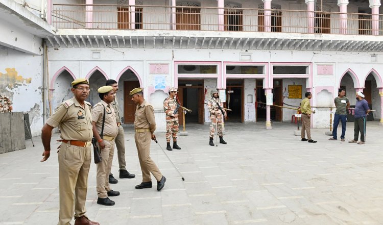 Manipur Lok Sabha Elections | कूकी-ज़ो समुदाय ने कांगपोकपी जिले में हीं किया मतदान, मतदान केंद्र पडड़े रहे खाली