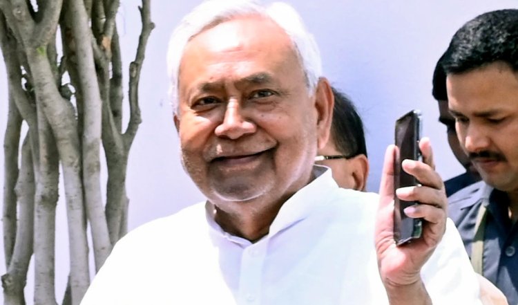 '100 साल में खत्म हो जाएगी दुनिया, इसलिए नहीं देखता मोबाइल', आखिर नीतीश कुमार ने ऐसा क्यों कहा