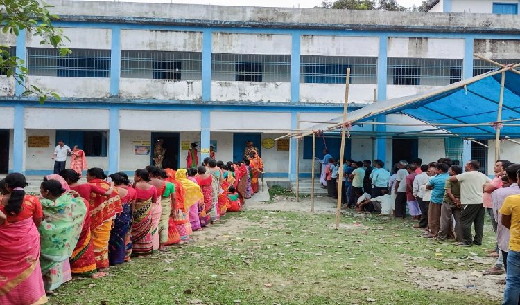 बंगाल में तीन लोकसभा सीट पर दोपहर तीन बजे तक 60 प्रतिशत से अधिक मतदान
