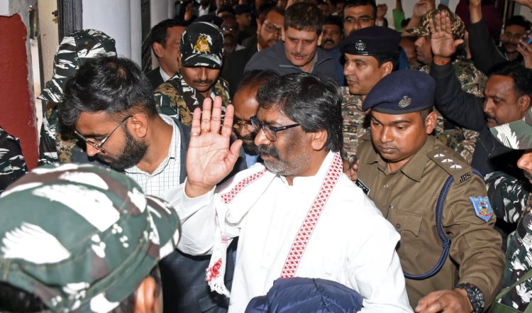 Money laundering case: सुप्रीम कोर्ट ने मनी लॉन्ड्रिंग मामले में Jharkhand के पूर्व सीएम Hemant Soren की अंतरिम जमानत याचिका पर ईडी से जवाब मांगा