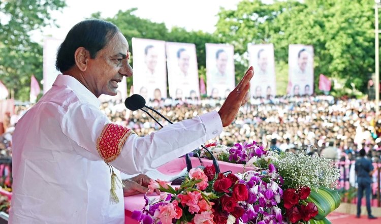 निर्वाचन आयोग ने आपत्तिजनक टिप्पणी के बावजूद Revanth Reddy पर कोई प्रतिबंध नहीं लगाया: केसीआर