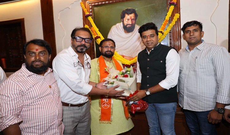 ठाणे लोकसभा सीट से शिवसेना का टिकट मिलने पर Naresh Mhaske ने आनंद दिघे को श्रद्धांजलि दी