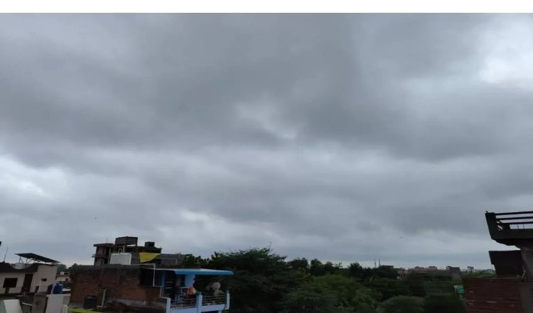 Delhi में न्यूनतम तापमान 23 डिग्री सेल्सियस, बूंदाबांदी का अनुमान