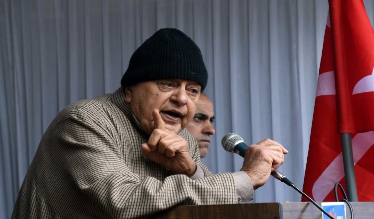 EVM एक चोर मशीन है, सुनिश्चित करें कि आपने सही पार्टी को वोट दिया है : Farooq Abdullah