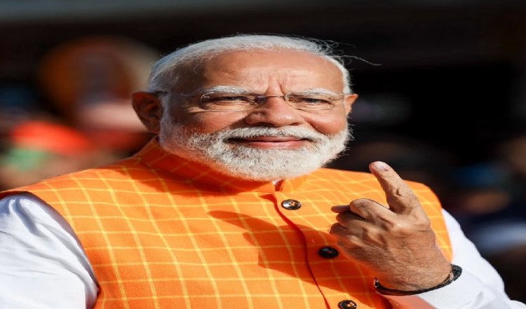 Loksabha Election 2024| PM Modi ने मतदान के बाद की लोगों से भेंट, महिला ने बांधी राखी