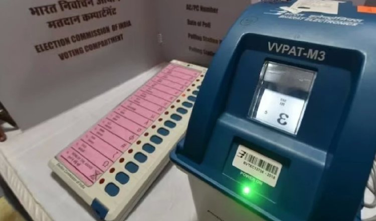 Maharashtra: व्यक्ति ने ईवीएम में आग लगाने की कोशिश की, अधिकारियों का पुनर्मतदान से इनकार