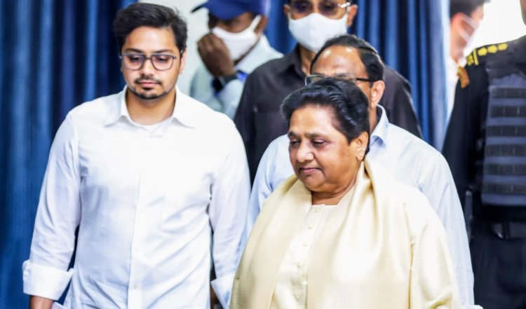 Mayawati Sacked Nephew Akash Anand | मायावती के उत्तराधिकारी पद से बर्खास्त होने के बाद आकाश आनंद की पहली प्रतिक्रिया, 'भीम मिशन के लिए लड़ते रहेंगे...'