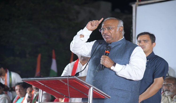Andhra Pradesh : प्रधानमंत्री मोदी देश को बांटने के लिए उठा रहे हैं हिंदू-मुस्लिम मुद्दा : Mallikarjun Kharge