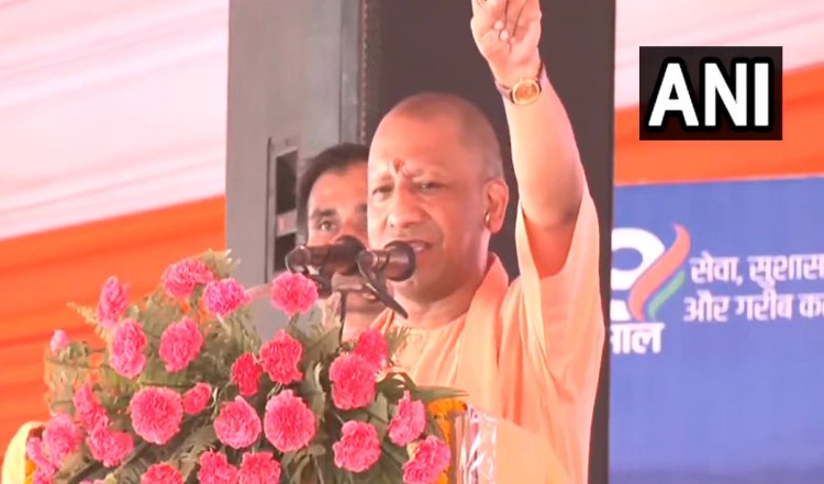 CM Yogi का अखिलेश यादव पर वार, बोले- सपा अपराधियों और आतंकवादियों के साथ, आज बदल रहा यूपी