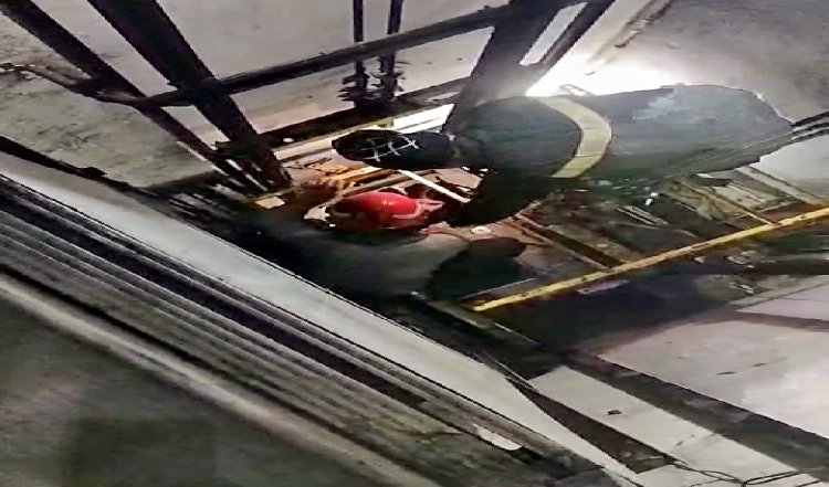 Noida की सोसायटी में हुआ बड़ा हादसा, 25वीं मंजिल तोड़कर रुकी लिफ्ट, तेजी से गई थी ऊपर