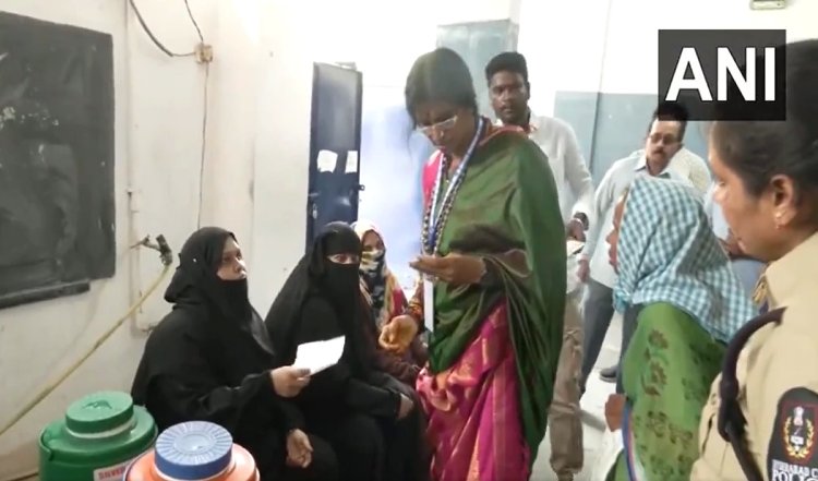 Telangana: हैदराबाद में माधवी लता ने बुर्का हटवाकर चेक की वोटरों की ID, CM रेवंत रेड्डी का भी आया बयान