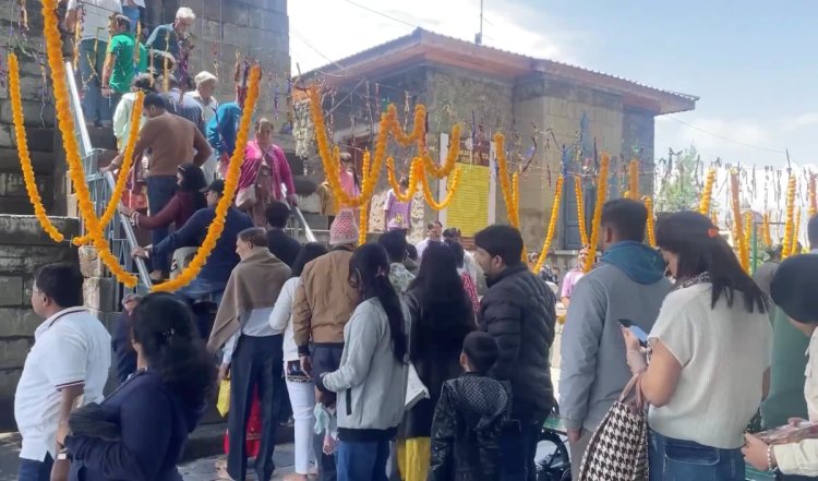 Kashmir का सबसे पुराना शिव मंदिर, जहां हर दिन आ रहे हजारों श्रद्धालु