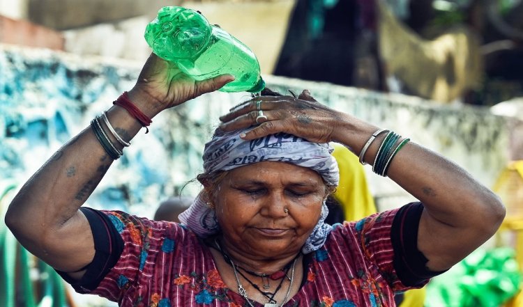 देश के बड़े हिस्से में लोगों को अगले पांच दिन तक गर्मी से राहत की उम्मीद नहीं
