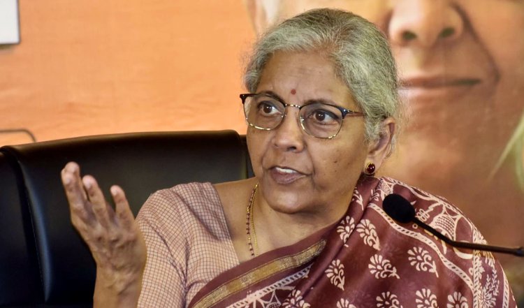 Swati Maliwal के बीजेपी के साथ संबंधों के दावों पर Nirmala Sitharaman ने AAP की आलोचना की