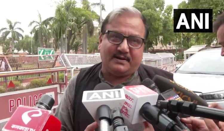 मछली, मटन, मंगलसूत्र और अब मुजरा..., PM Modi के बयान पर भड़का विपक्ष, महिलाओं का बताया अपमान