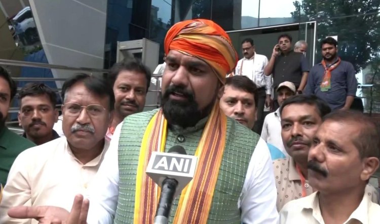 'नवरात्र में मछली खाने पर लगा शाप, 34 साल की उम्र में व्हीलचेयर पर आ गए तेजस्वी', सम्राट चौधरी ने कसा तंज