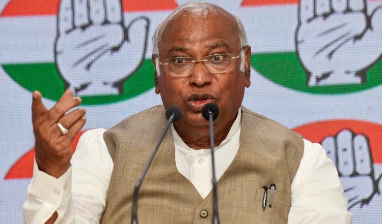 'महंगाई और बेरोजगारी बड़ा मुद्दा', खड़गे बोले- इस बार पीएम मोदी के नेतृत्व को स्वीकार नहीं करेगी देश की जनता