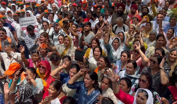 Delhi : BJP ने राष्ट्रीय राजधानी में जल संकट को लेकर विरोध मार्च निकाला