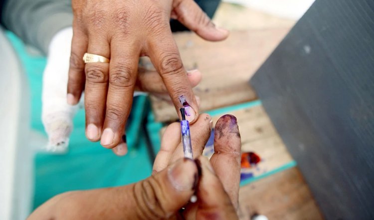 Lok Sabha Election 2024: PM Narendra Modi समेत इन दिग्गजों की किस्मत दांव पर, अंतिम चरण का मतदान जारी