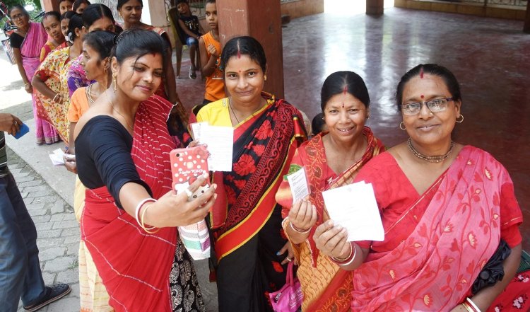 सुबह नौ बजे तक बंगाल की नौ लोकसभा सीट पर 12 प्रतिशत से अधिक मतदान