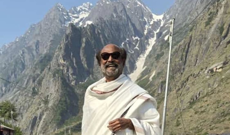 केदारनाथ और बद्रीनाथ की यात्रा के बाद उत्तराखंड पुलिस ने रजनीकांत का अभिनंदन किया, तस्वीरें देखें