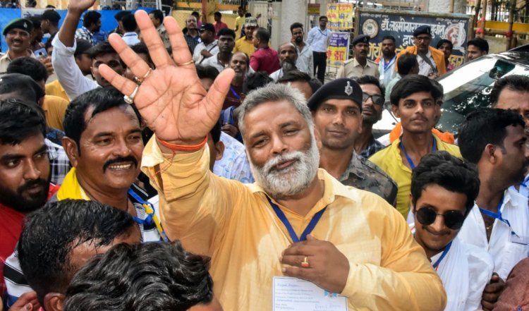 Purnia Election Result 2024: बिहार की पूर्णिया सीट जीतने के बाद भावुक हुए पप्पू यादव, आंसू पोछते दिखे निर्दलीय उम्मीदवार