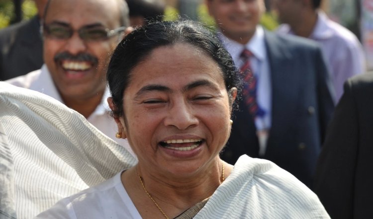 Bengal में बीजेपी में सेंध लगाने की कोशिश में ममता बनर्जी, 3 सांसदों के TMC के संपर्क में होने का दावा