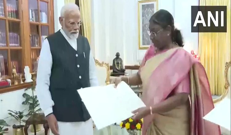 राष्ट्रपति द्रौपदी मुर्मू से मिले नरेंद्र मोदी, नई सरकार बनाने का मिला न्योता, 9 जून को शपथग्रहण