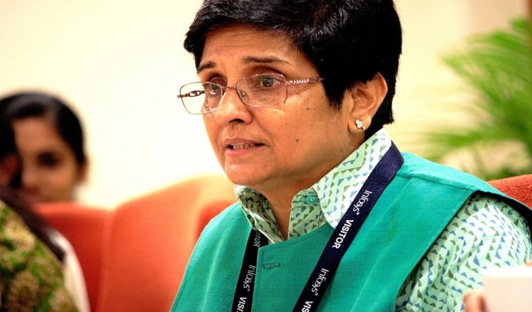 Kiran Bedi Birthday: जानिए देश की पहली पहली महिला IPS किरण बेदी कैसे बनीं 'क्रेन बेदी', रोचक है किस्सा