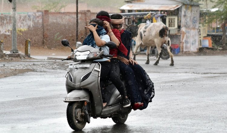 राजस्थान के कुछ हिस्सों में बारिश से तापमान में गिरावट