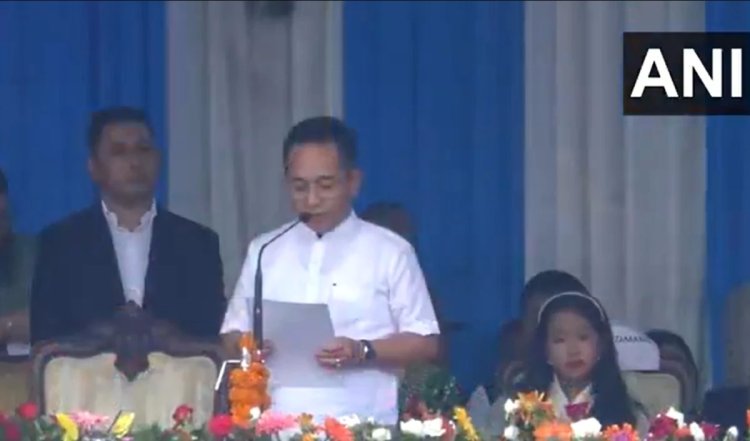 Sikkim CM Oath Ceremony | एसकेएम के Prem Singh Tamang ने दूसरे कार्यकाल के लिए सिक्किम के मुख्यमंत्री के रूप में शपथ ली