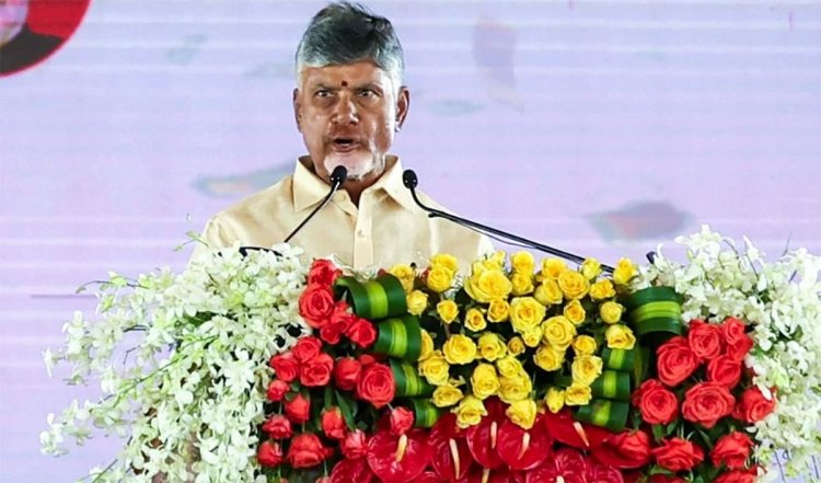 Andhra Pradesh के मुख्यमंत्री चंद्रबाबू नायडू ने परिवार के साथ तिरुपति मंदिर में की पूजा-अर्चना