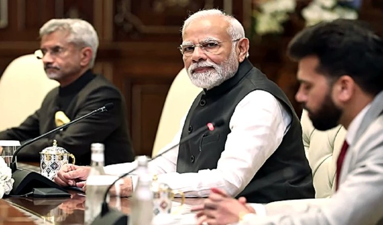 PM Modi ने जम्मू-कश्मीर की सुरक्षा स्थिति की समीक्षा की, गृहमंत्री और NSA से भी की बात