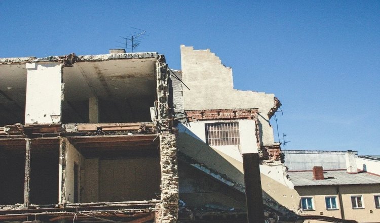 Telangana में दीवार गिरने से तीन श्रमिकों की मौत, मामला दर्ज
