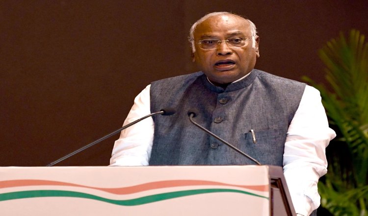 'यह अल्पमत की सरकार, कभी भी गिर सकती है', Modi 3.0 को लेकर मल्लिकार्जुन खड़गे का बड़ा दावा